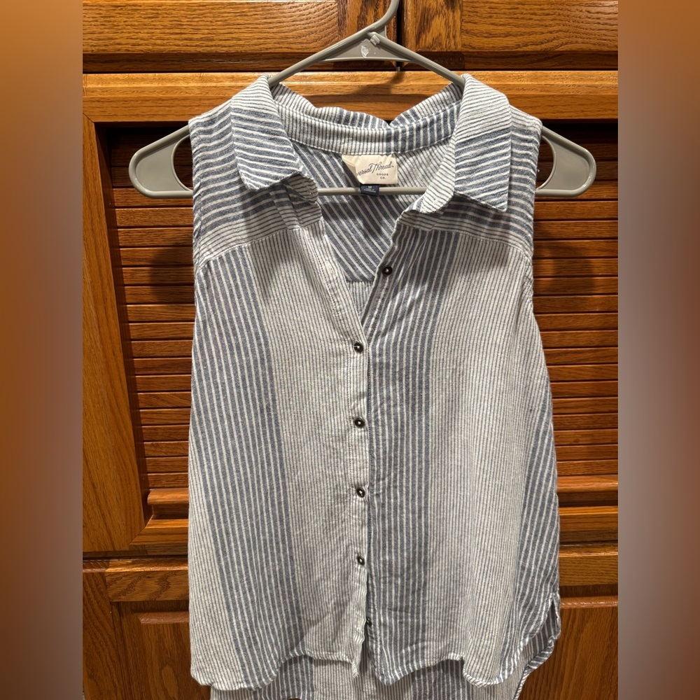 Universal Thread Gray Striped Button Down Shirt